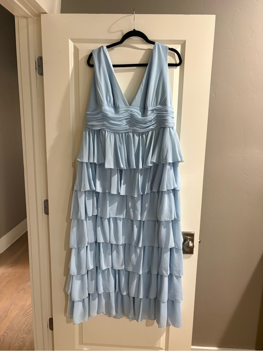 Mac Duggal Ruffle Tiered Sleeveless V Neck Gown Size 18W/XL